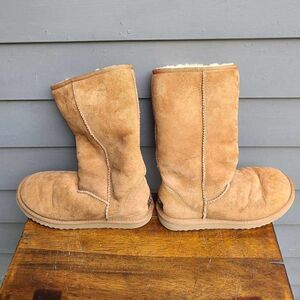 UGG Original Tan Suede Shearling Boot size 6